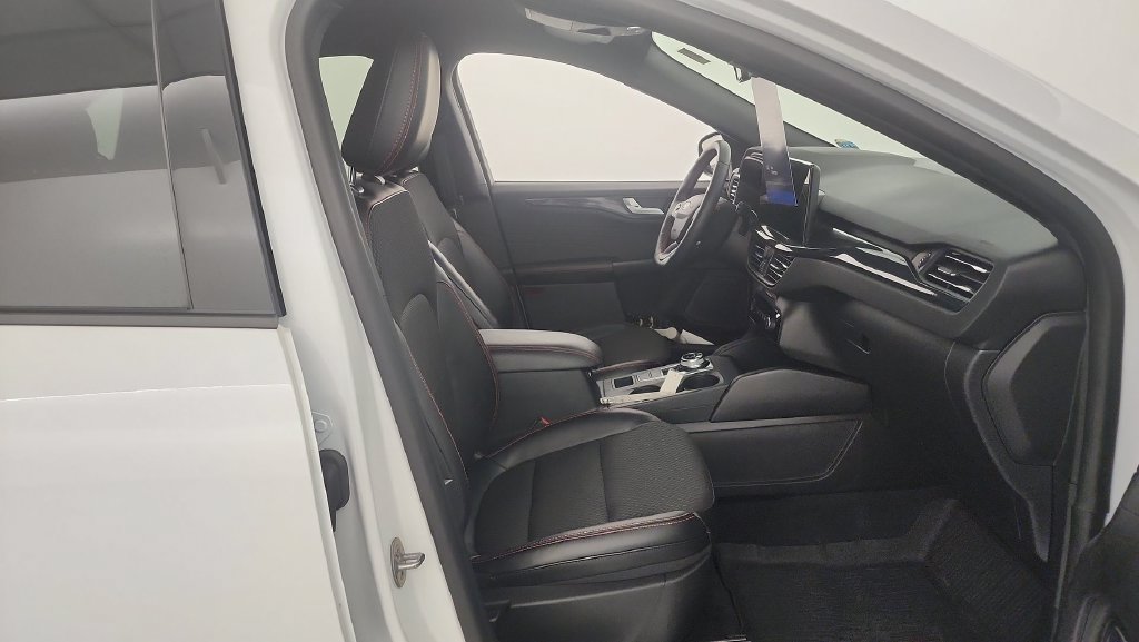 Certified 2023 Ford Escape ST-Line w/ Tech Pack #1 AWD/4WD image 30