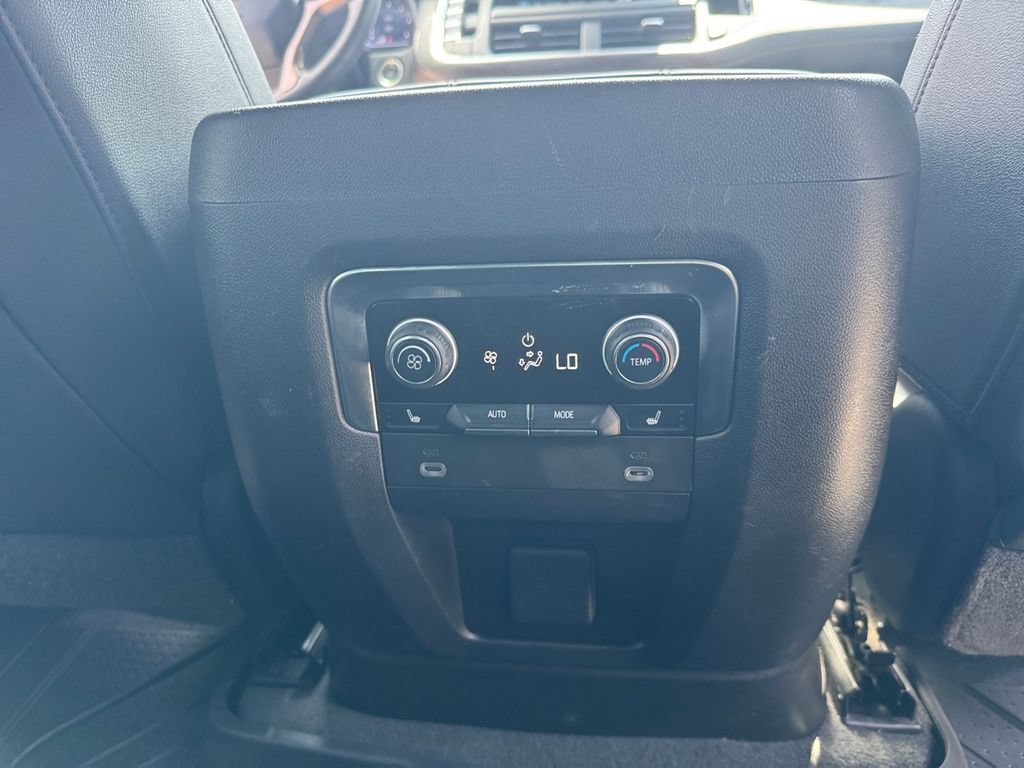 Used 2023 Chevrolet Tahoe High Country AWD/4WD image 29