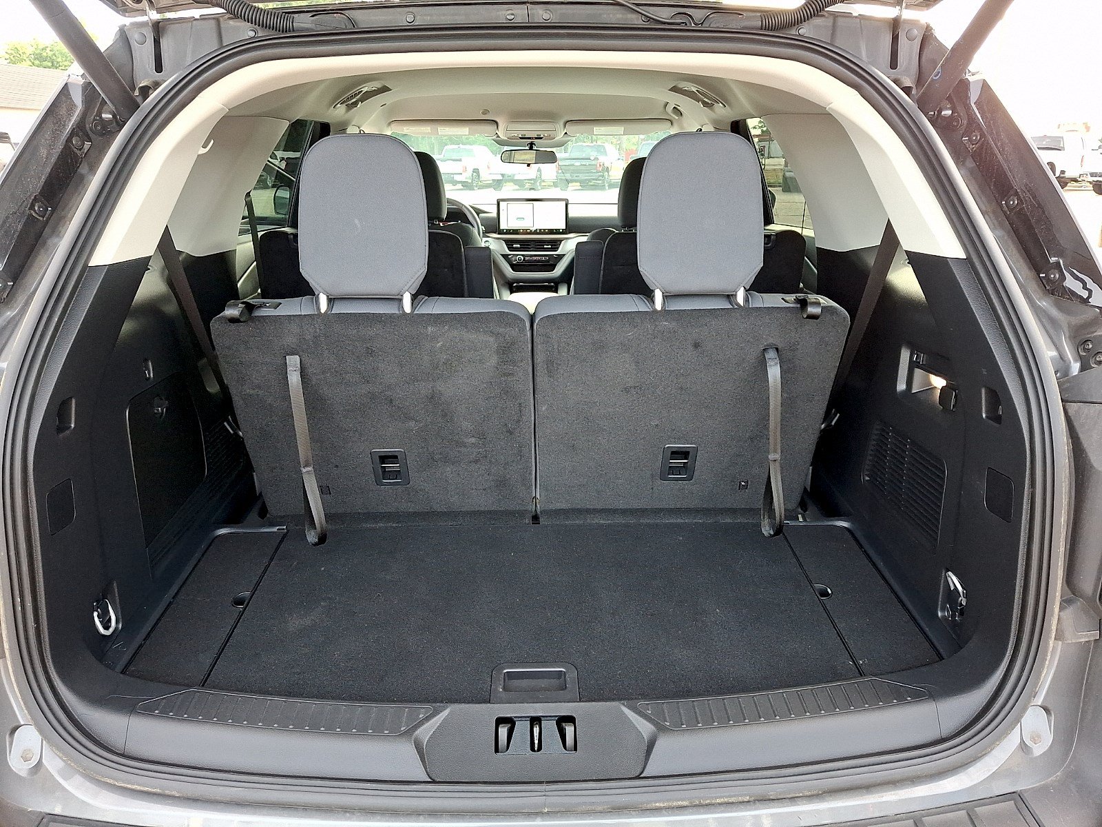 Certified 2025 Ford Explorer Active RWD image 28