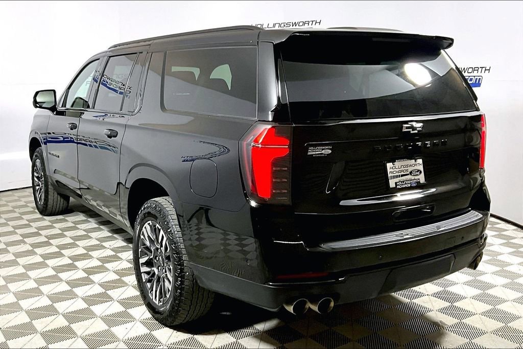 Used 2025 Chevrolet Suburban Z71 image 8