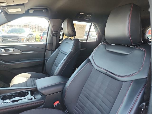 Certified 2025 Ford Explorer ST-Line w/ ST-Line Street Pack AWD/4WD image 21