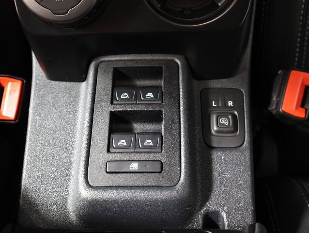 Certified 2025 Ford Bronco Badlands AWD/4WD image 18