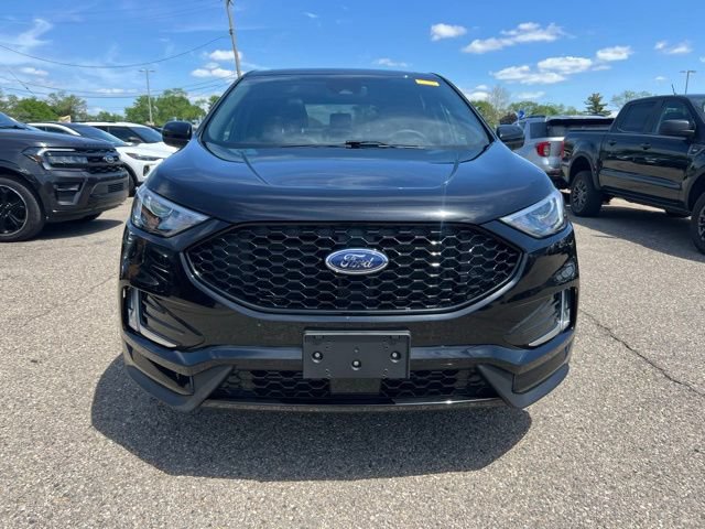 Certified 2024 Ford Edge ST-Line AWD/4WD image 2