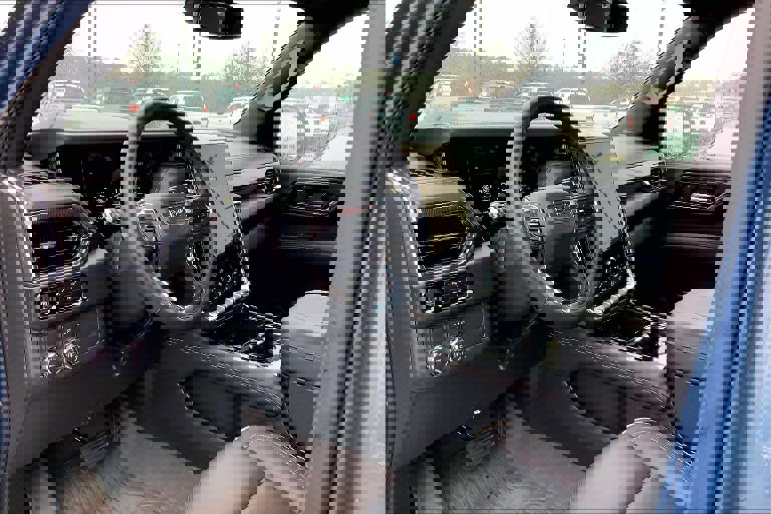 Used 2025 GMC Yukon XL Elevation image 16