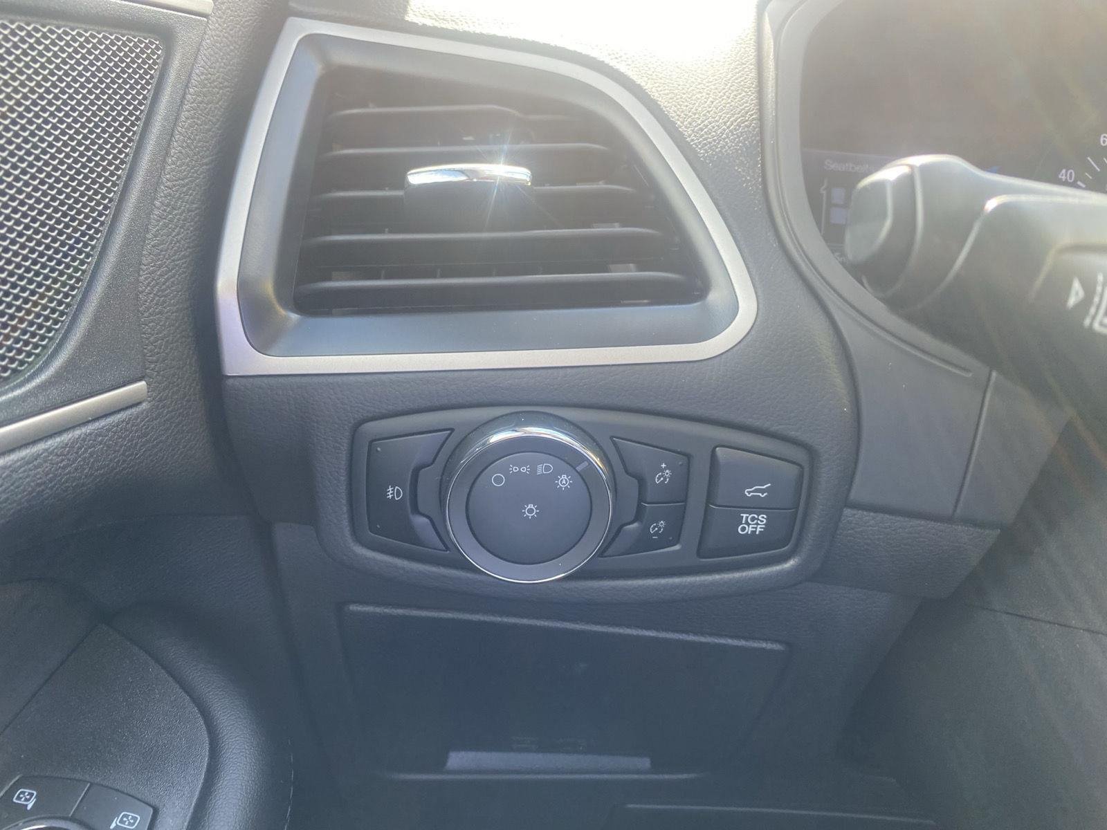 Certified 2024 Ford Edge SEL w/ Convenience Package AWD/4WD image 15