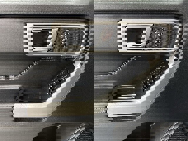 Certified 2022 Ford Explorer XLT w/ Equipment Group 202A image 5