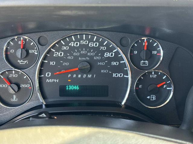 Used 2024 Chevrolet Express 2500 w/ Driver Convenience Package RWD image 23