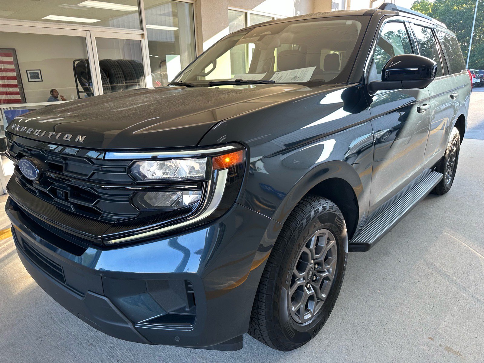 Certified 2025 Ford Expedition Active RWD image 3