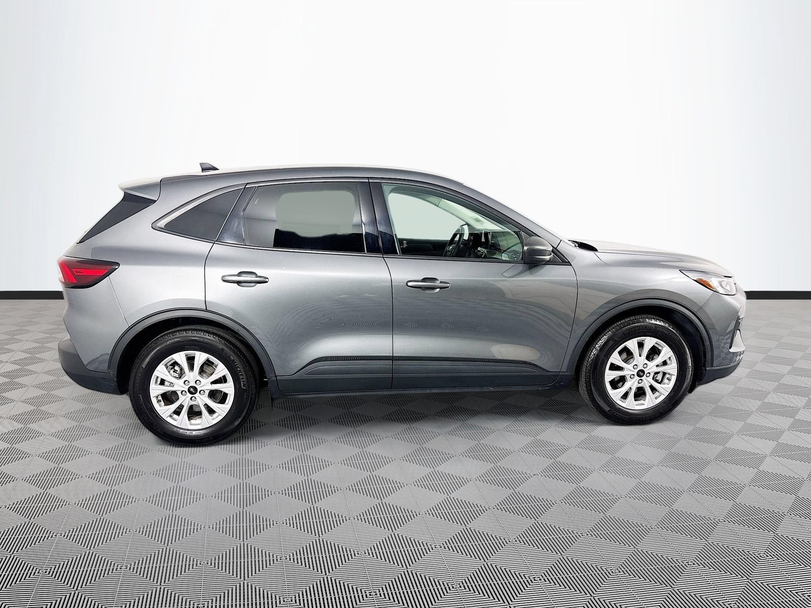 Certified 2025 Ford Escape Active FWD image 8