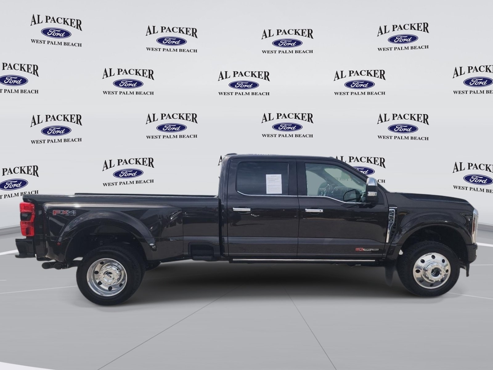 Certified 2025 Ford F450 Platinum w/ Platinum Plus Package AWD/4WD image 6