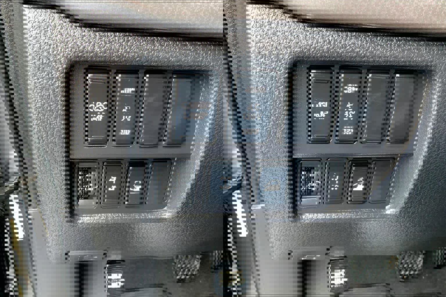 Used 2023 Nissan Titan PRO-4X w/ Pro-4x Convenience Package image 33