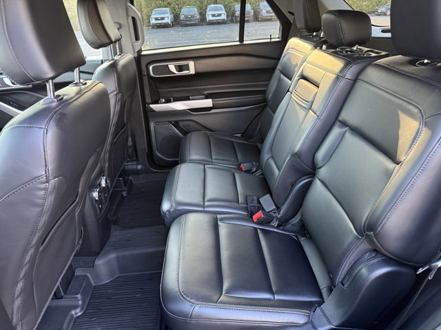 Certified 2022 Ford Explorer XLT w/ Equipment Group 202A AWD/4WD image 21