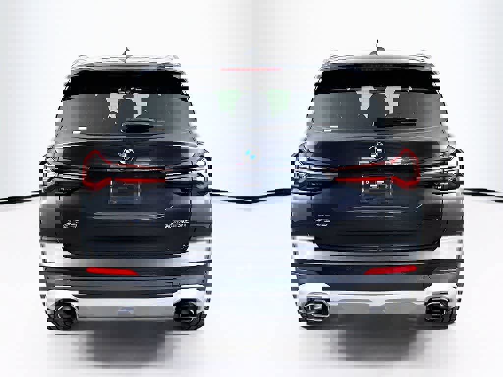 Used 2023 BMW X3 xDrive30i w/ Premium Essential Package image 5