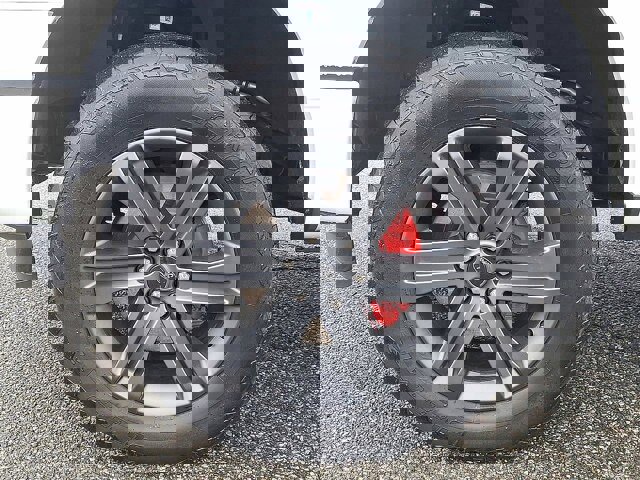 Certified 2023 Ford F150 Lariat w/ Equipment Group 502A High image 27