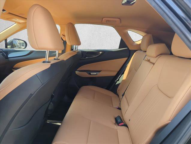 Used 2023 Lexus NX 250 FWD w/ Towing Package (2000 Lbs) image 17