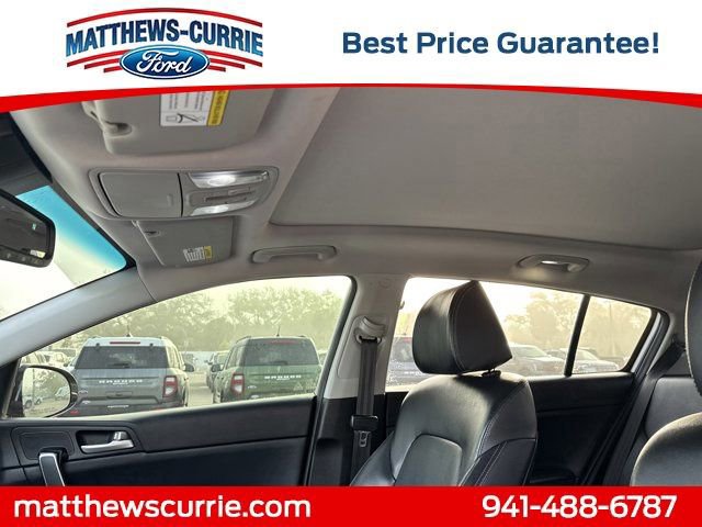 Used 2022 Kia Sportage EX w/ EX Technology Package image 11
