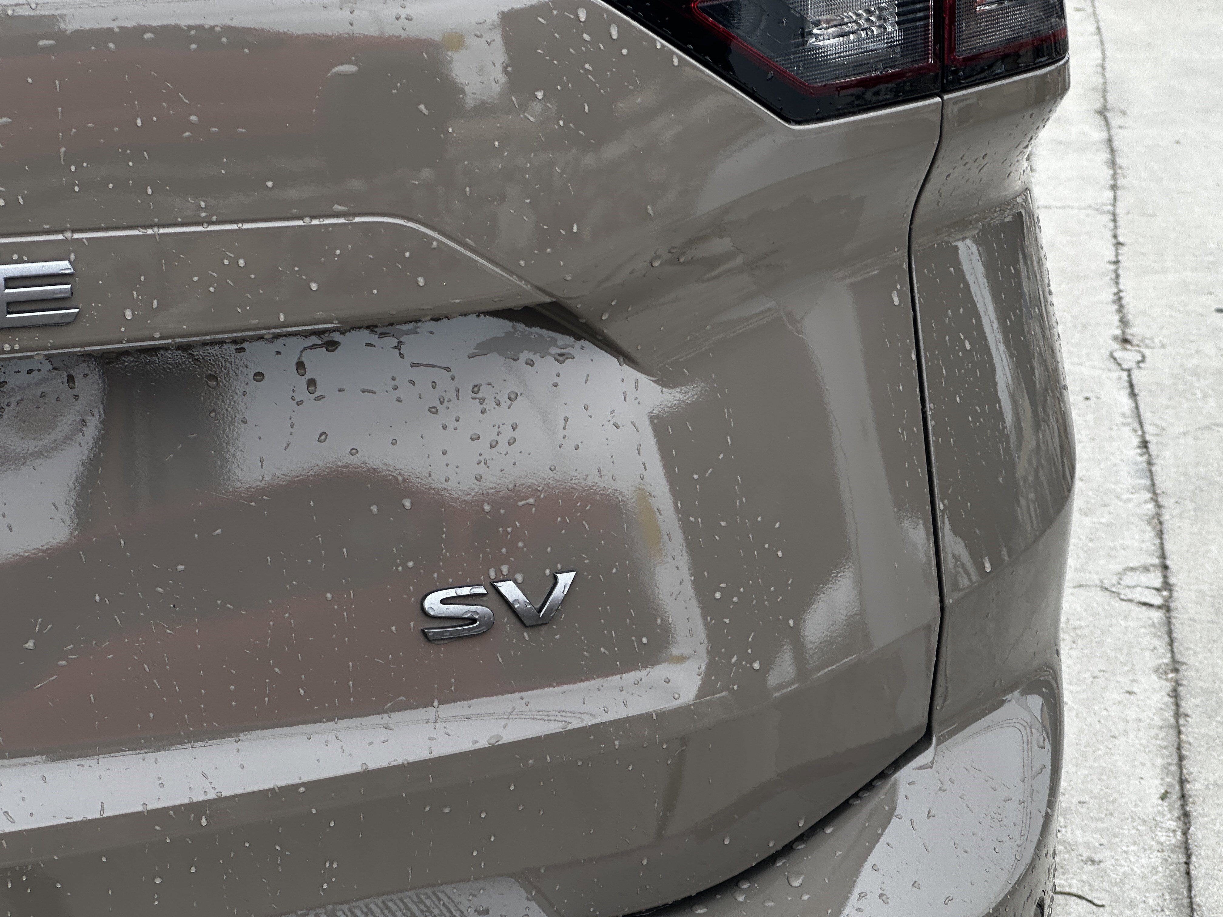 Used 2024 Nissan Rogue SV FWD image 6
