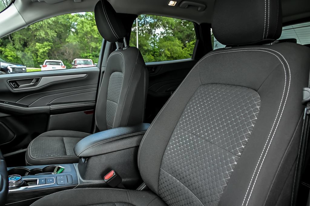 Certified 2023 Ford Escape Active AWD/4WD image 16