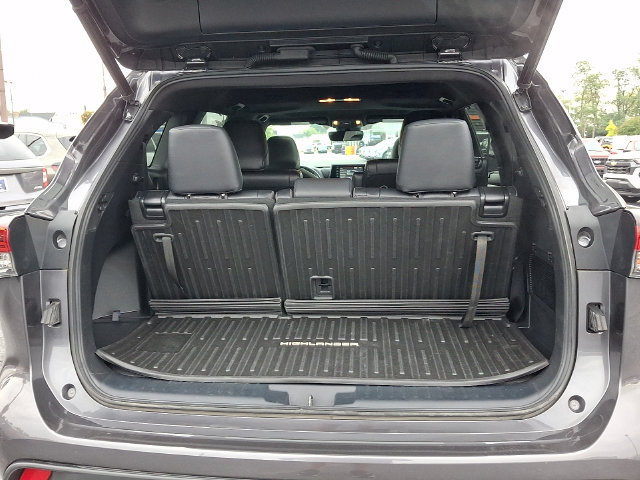 Used 2022 Toyota Highlander XSE AWD/4WD image 31