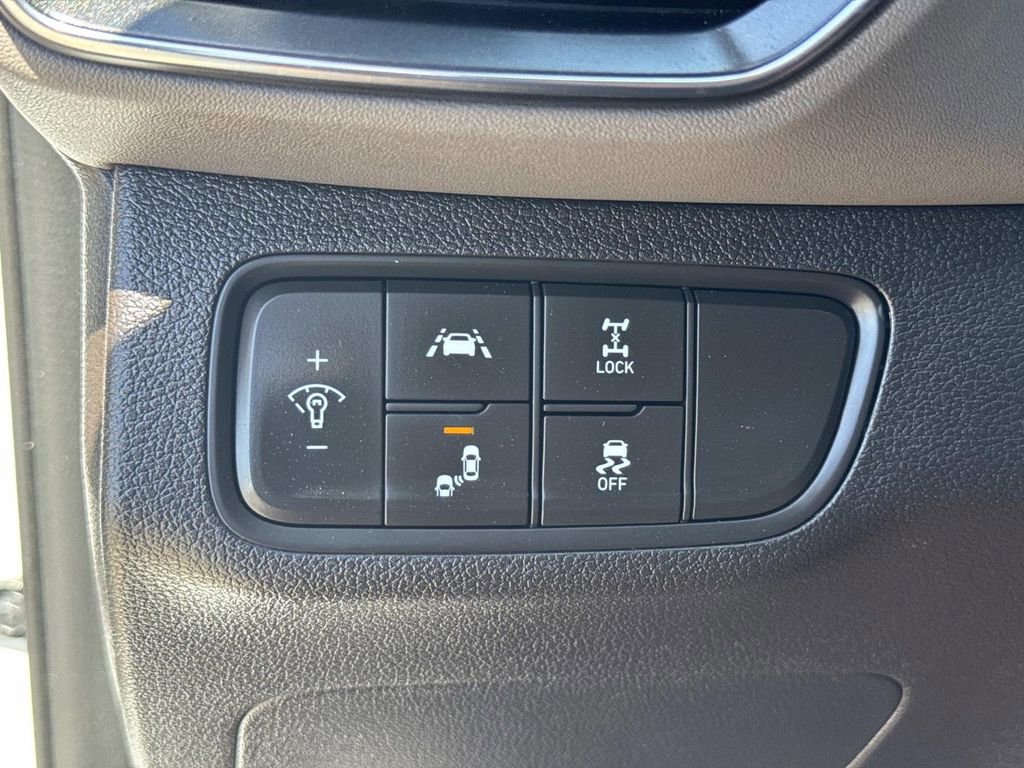 Used 2019 Hyundai Santa Fe SE AWD/4WD image 17