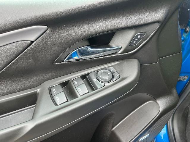 Used 2022 Chevrolet Bolt LT w/ Infotainment Package FWD image 20