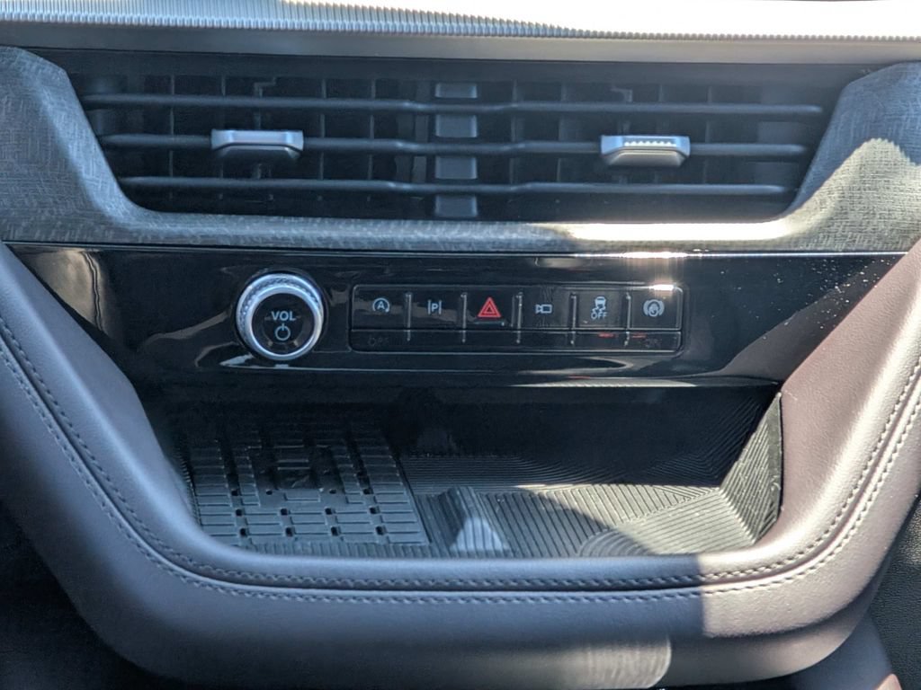 Certified 2025 Ford Explorer Platinum RWD image 23