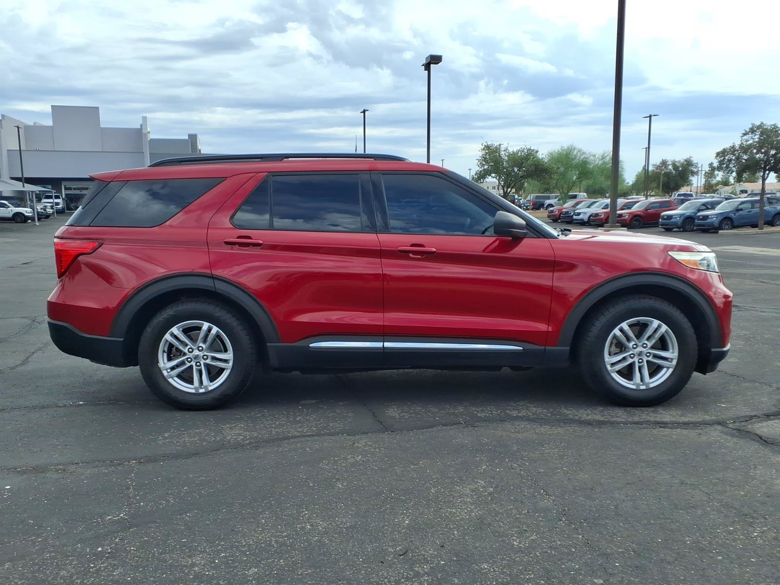 Certified 2020 Ford Explorer XLT RWD image 7