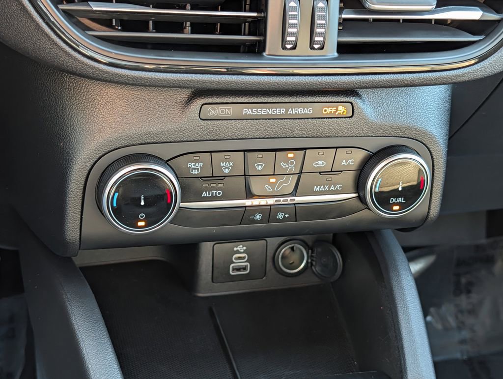 Certified 2025 Ford Escape ST-Line AWD/4WD image 21