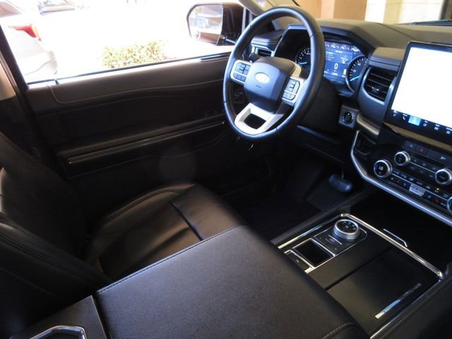 Certified 2024 Ford Expedition XLT RWD image 23