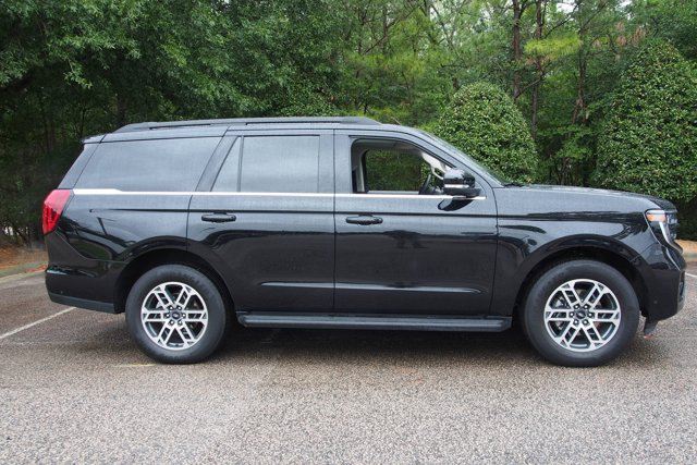 Certified 2025 Ford Expedition Active RWD image 8