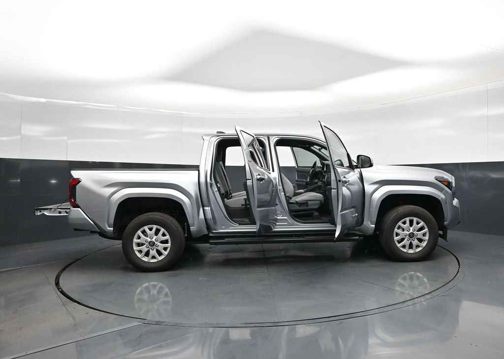 Used 2026 Toyota Tacoma SR5 RWD image 4