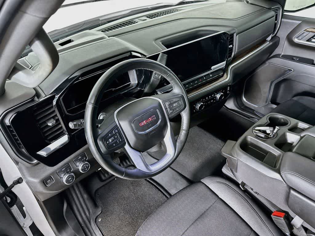 Used 2024 GMC Sierra 1500 Elevation AWD/4WD image 2