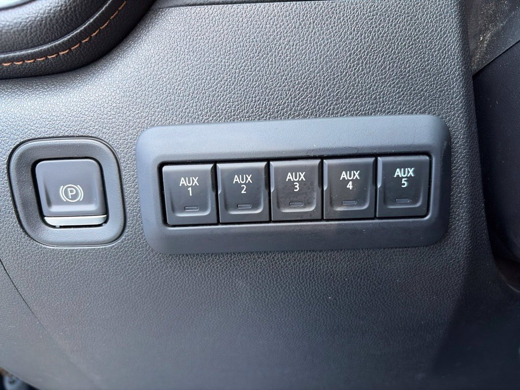Used 2022 GMC Sierra 2500 AT4 w/ AT4 Preferred Package AWD/4WD image 29