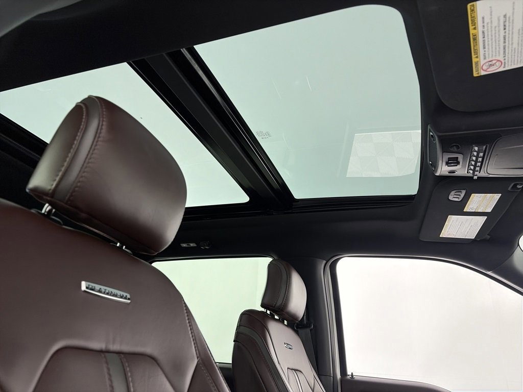 Certified 2017 Ford F350 Platinum w/ Platinum Ultimate Package image 33