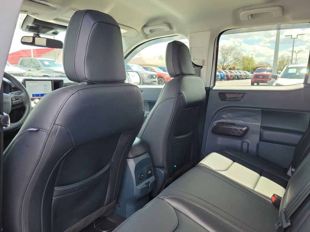 Certified 2024 Ford Maverick Lariat w/ Black Appearance Package image 16