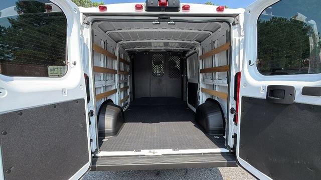 Used 2025 RAM ProMaster 2500 w/ U-Haul Equipment Group FWD image 17