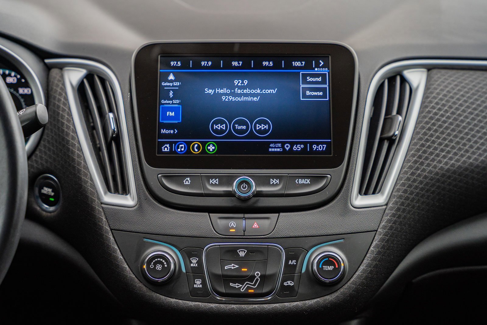 Used 2022 Chevrolet Malibu RS image 34