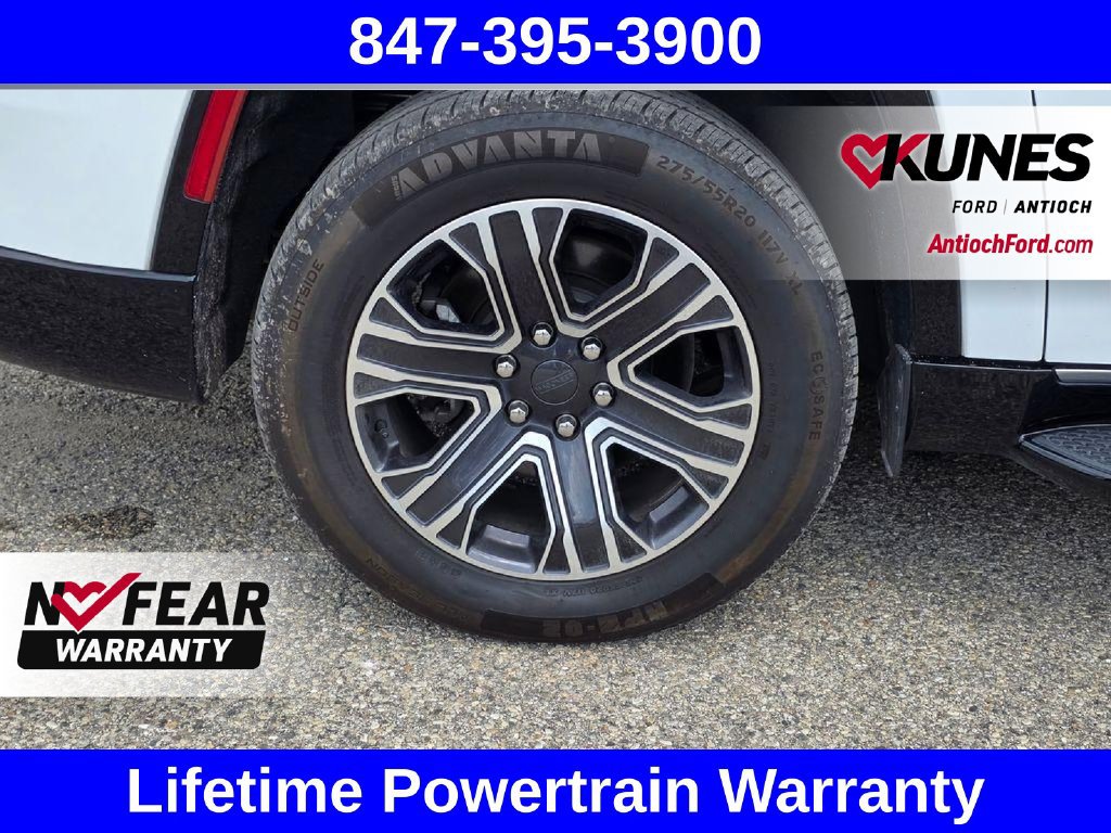 Used 2024 Jeep Wagoneer L Series II w/ Flexible Seating Group AWD/4WD image 14