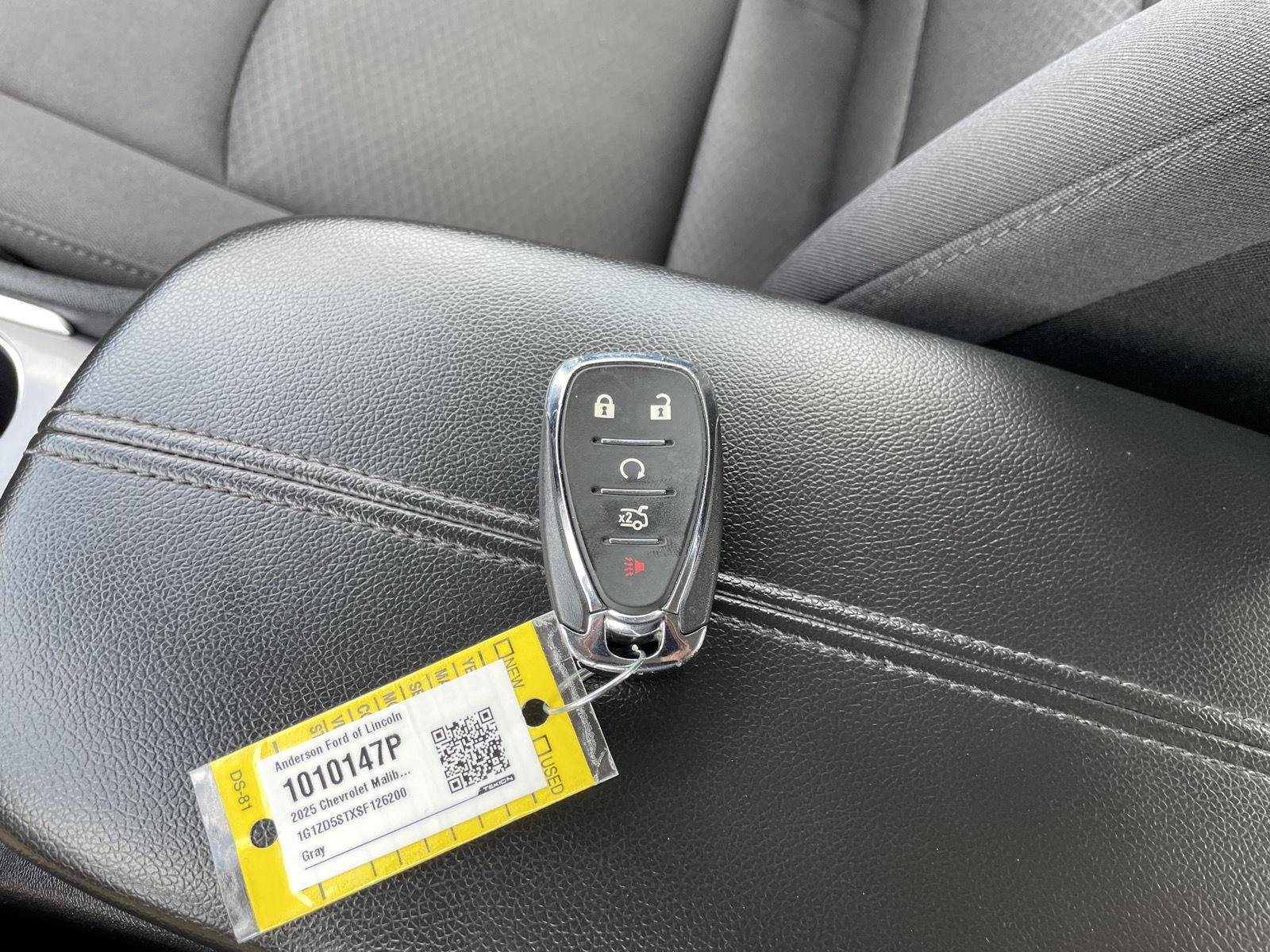 Used 2025 Chevrolet Malibu LT FWD image 38