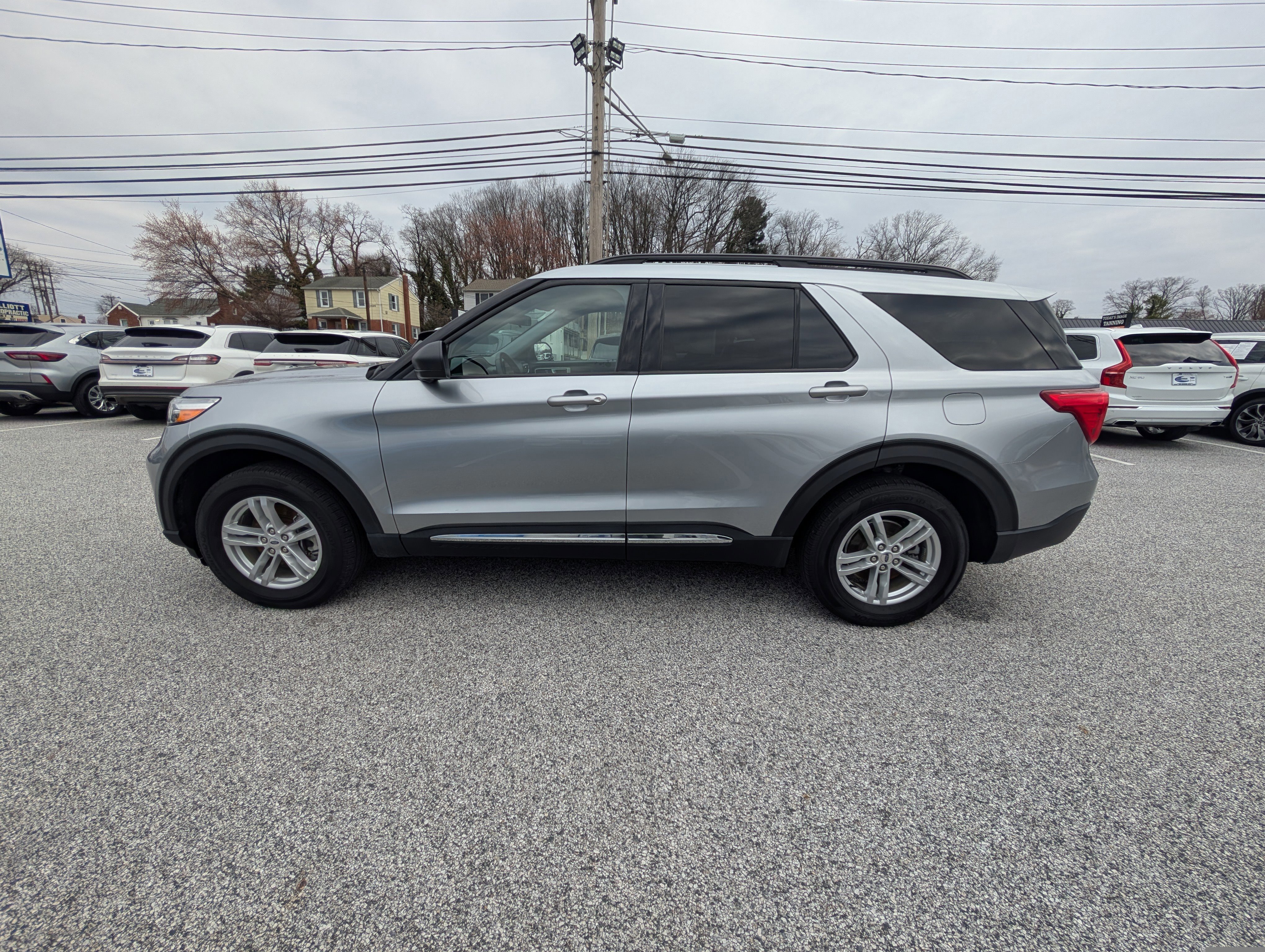 Certified 2022 Ford Explorer XLT w/ Equipment Group 202A image 6