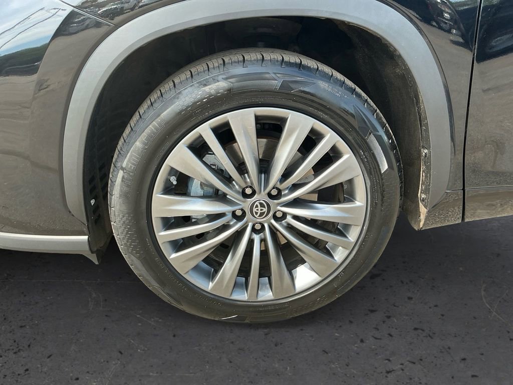 Used 2021 Toyota Highlander Platinum FWD image 13