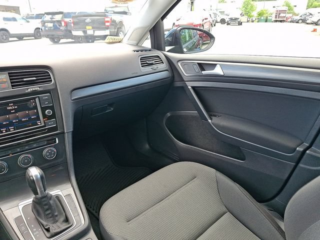 Used 2019 Volkswagen Golf S FWD image 22