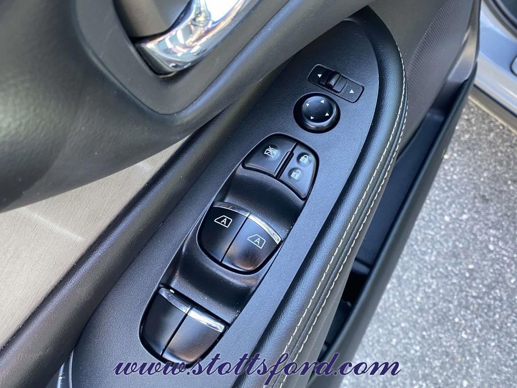 Used 2021 Nissan Murano SL w/ SL Moonroof Package image 17