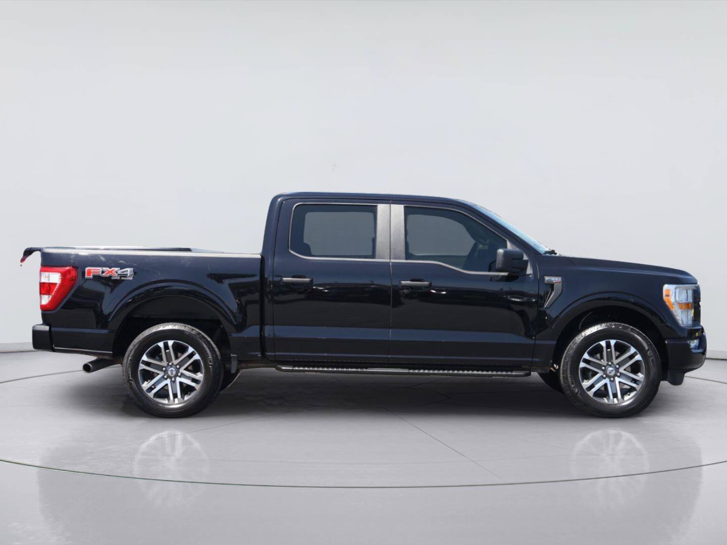 Certified 2021 Ford F150 XL w/ STX Appearance Package AWD/4WD image 5