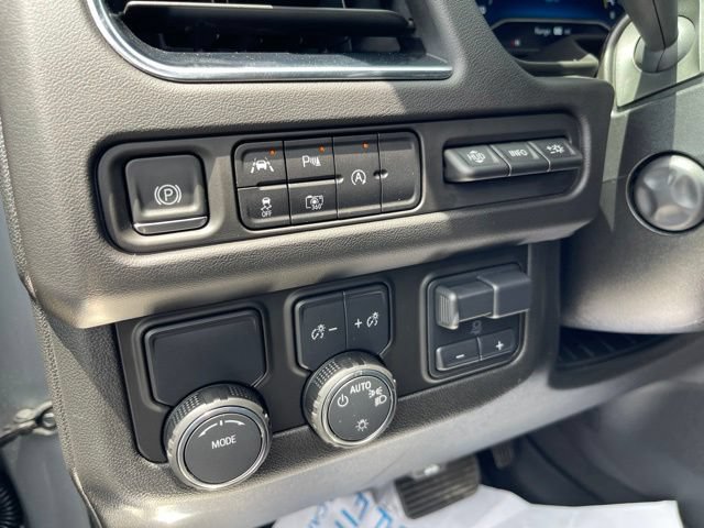 Used 2024 Chevrolet Suburban Premier w/ Premium Package RWD image 15