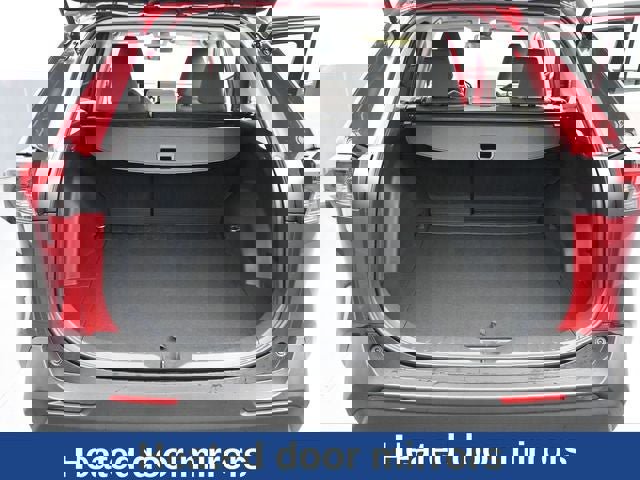 Used 2024 Toyota RAV4 XLE AWD/4WD image 32
