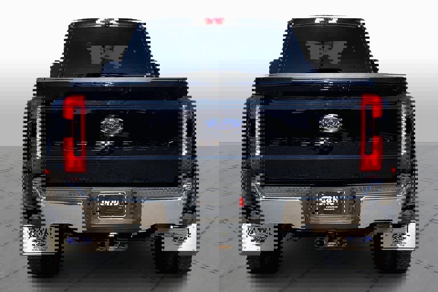 Certified 2025 Ford F450 Lariat w/ Chrome Package image 2