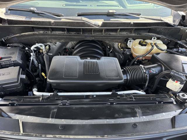 Used 2022 GMC Yukon AT4 w/ Technology Package AWD/4WD image 10