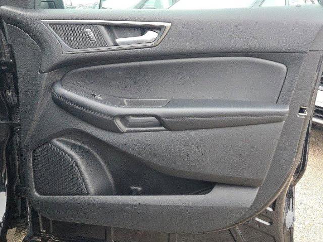 Certified 2022 Ford Edge SE w/ Black Appearance Package image 9
