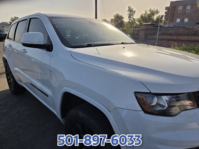 Used 2020 Jeep Grand Cherokee Altitude RWD image 3